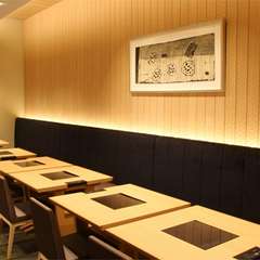 最大12名まで可能な個室やコース料理も充実し、接待もおまかせ