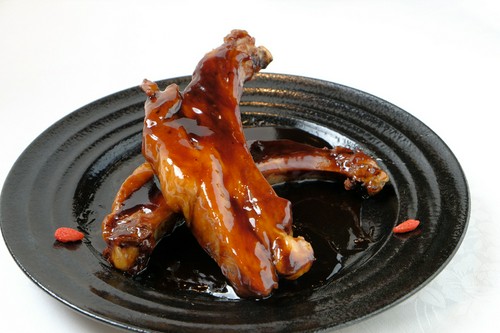 丁寧な調理法で、素材本来の持ち味を引き出す