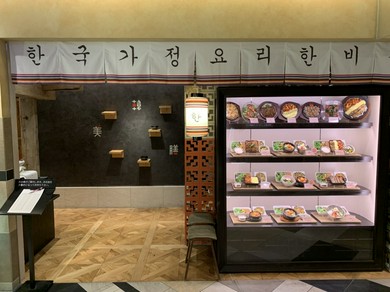 周りに気兼ねなく過ごせる個室で過ごす、和やかなひととき