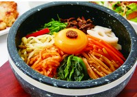 石焼ビビンバ+海鮮チヂミ(小)+チャプチェ&ヤンニョムチキンのヘルシーサラダ+スープ