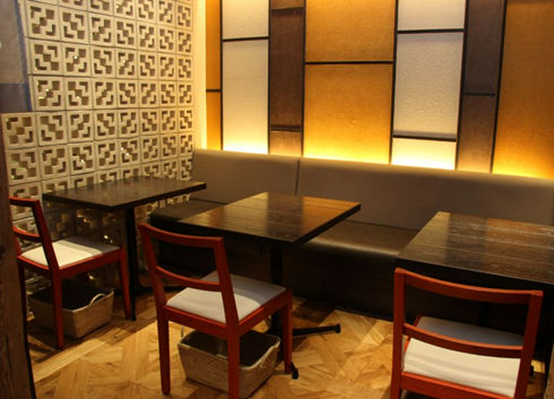 家族での外食にも利用できる、落ち着いた雰囲気