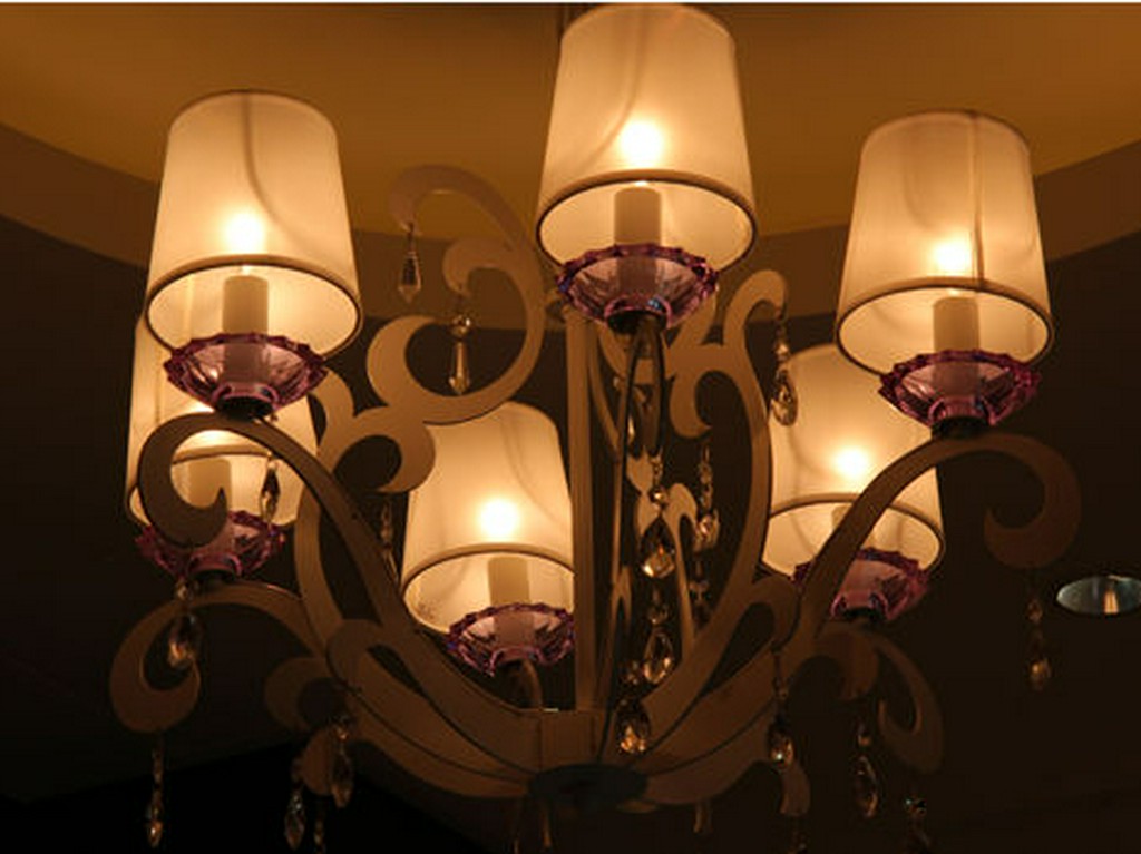 ディテールにも凝ったお洒落なライトが醸し出す高級感