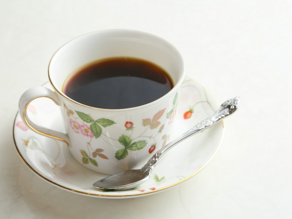 際立った苦み、酸味がほとんどなく、どなたにも好まれる深い味わい『ブレンドコーヒー』