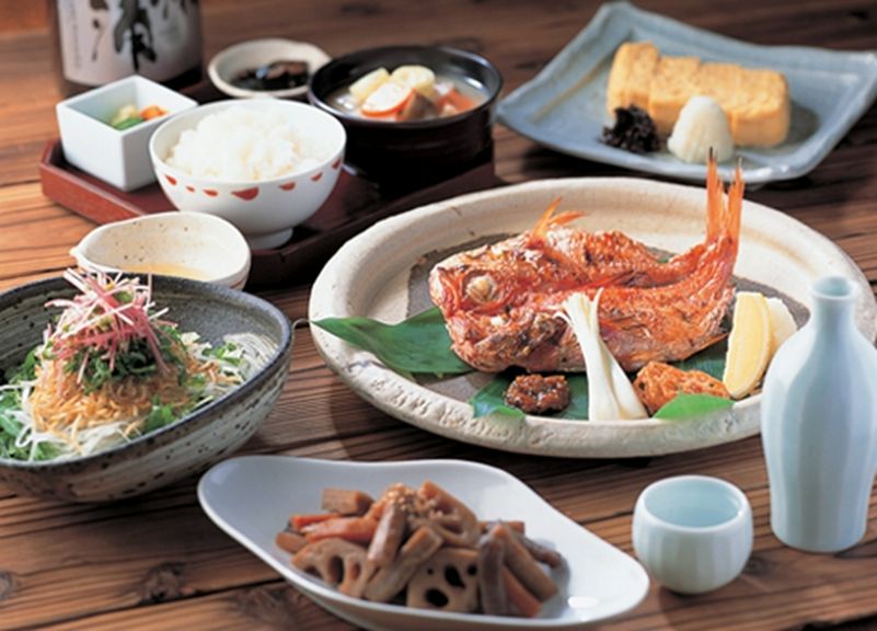 個室で宴会もできる!親しい仲間とゴージャスな夜御膳を