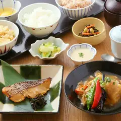 『選べる二品 寅福の夜御膳』でゆったり和風ディナー