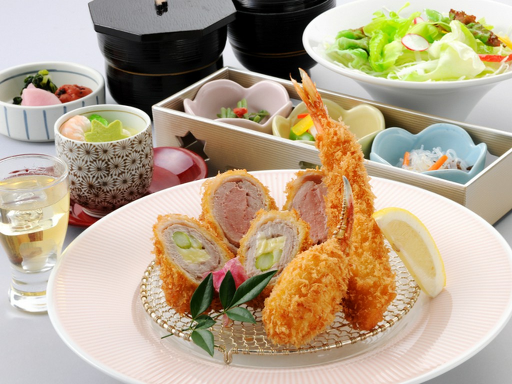 休日のショッピングの合間に気軽に立ち寄って！