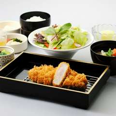 黒豚の王様！鹿児島県産『鹿児島県産　黒豚ロースとんかつ膳』
