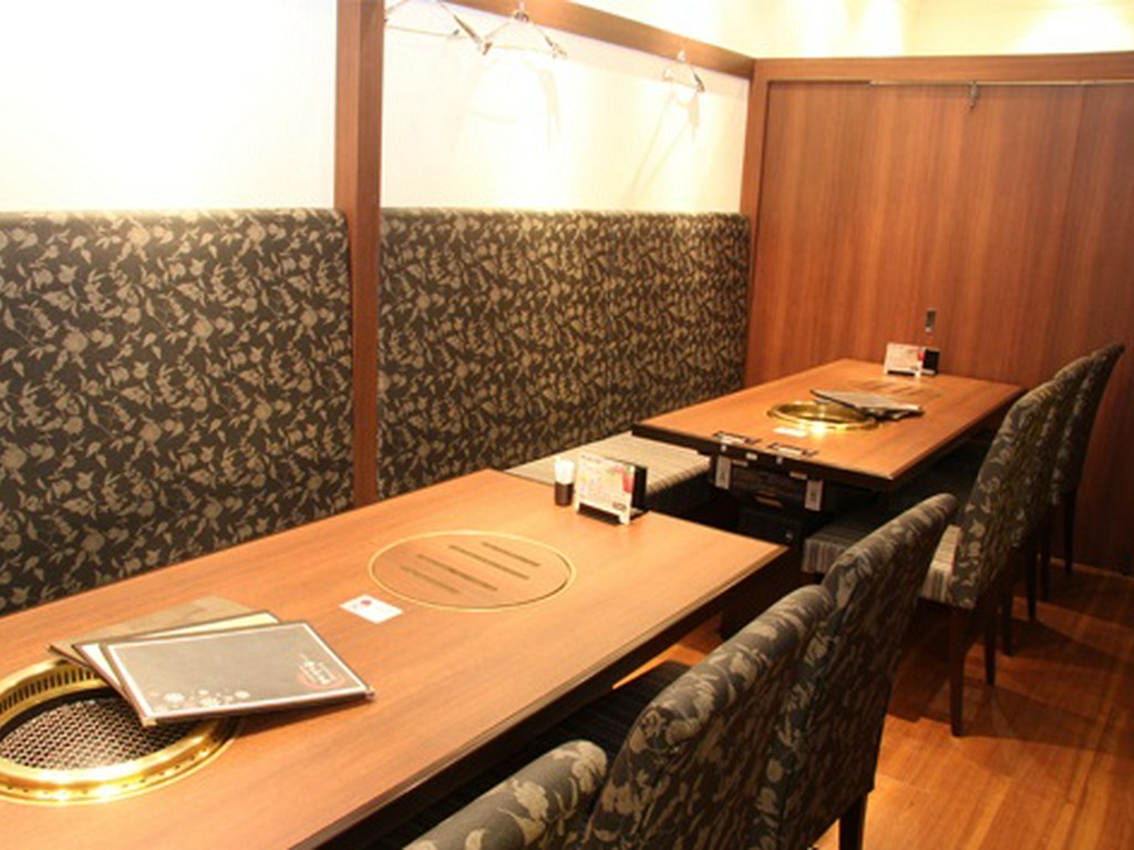 中規模宴会にも対応！接待や会食にも重宝します