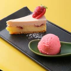 苺のベイクド＆レアチーズケーキ　ラズベリーソルベ添え
