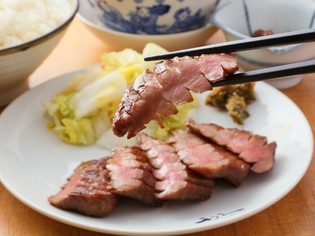 口の中一杯に広がる肉の魅力『牛たん「極」焼』
