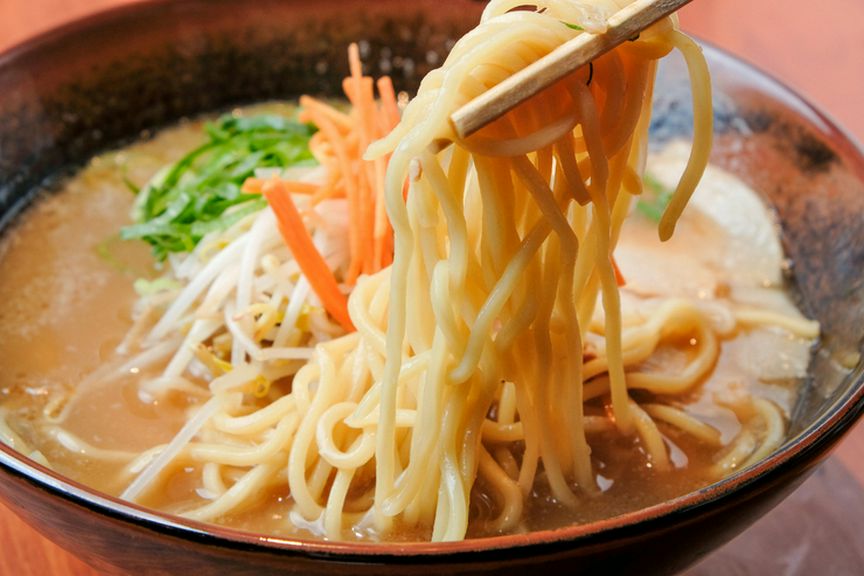 上質のコラーゲンがたっぷり愉しめる、伝統の『古潭らーめん』