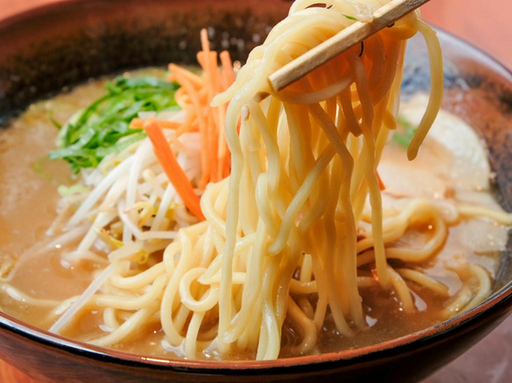 上質のコラーゲンがたっぷり愉しめる、伝統の『古潭らーめん』