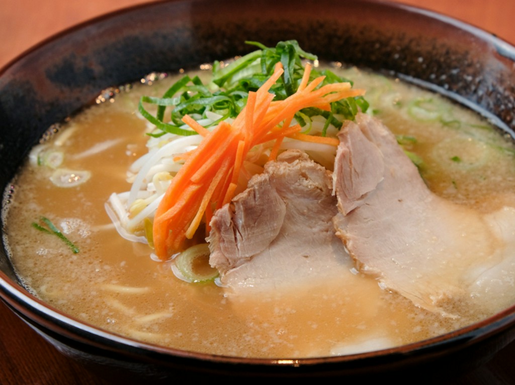 毎朝仕込んでいる、コクがあり、まろやかな秘伝スープが人気の『古潭らーめん』