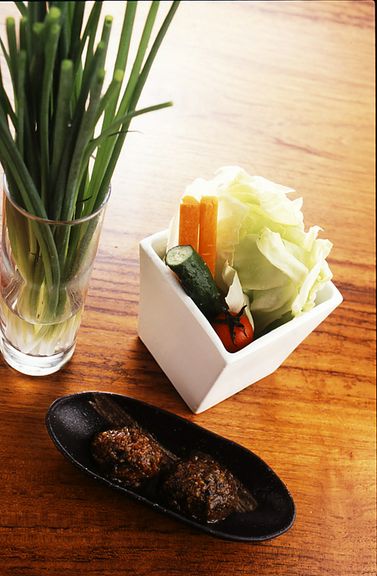 新鮮野菜は食べ放題！　料理に添えて彩りも華やか