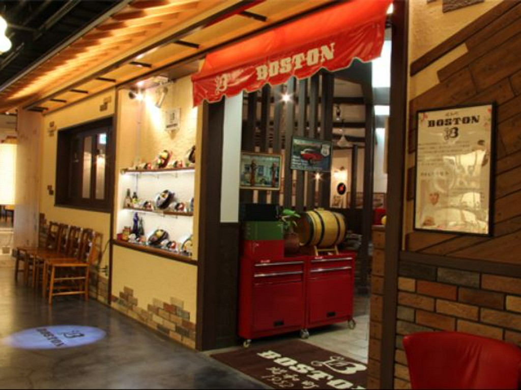 カッコかわいいムードでくつろげる、カジュアルレストラン