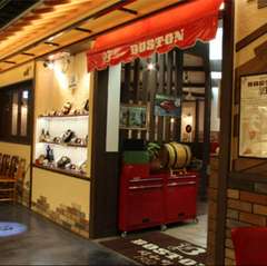 カッコかわいいムードでくつろげる、カジュアルレストラン