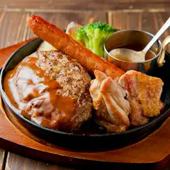 洋食の王道！　ボリューミーで贅沢な一皿『MIXグリル』