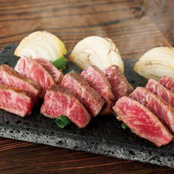 「黒毛和牛霜降りサーロイン・赤身肉」を食べ比べ
