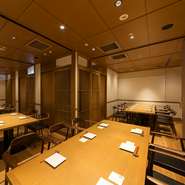 景色のご覧頂ける完全個室でございます。
こちらのお部屋は20名様～24名様でご利用頂けます。

※ディナータイムのみ4000円の個室料を頂戴しております。