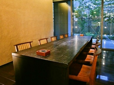 人数に合わせて利用できる、大小合わせて13の個室部屋