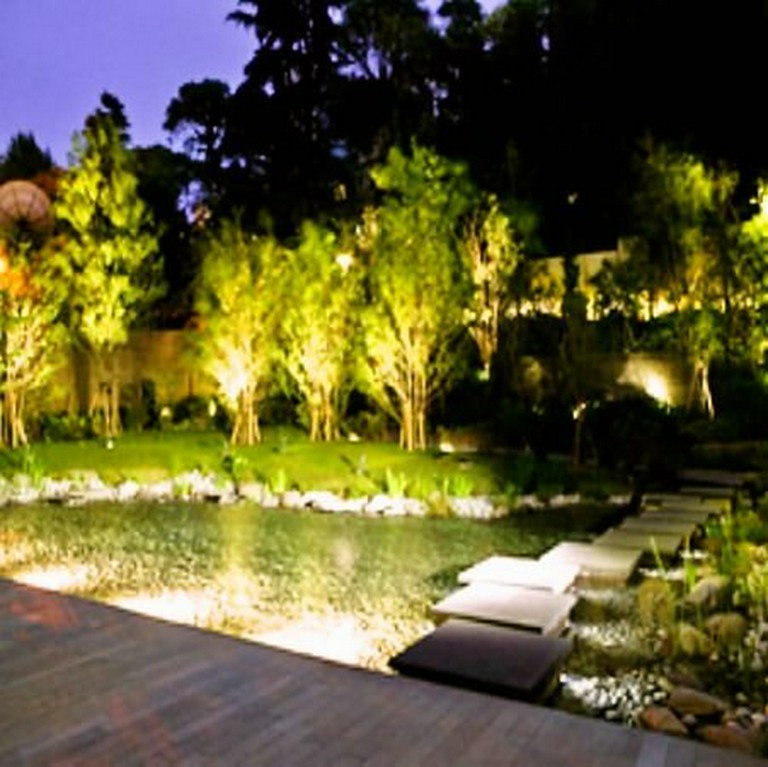 綺麗な景色を眺めながら、優雅な食事デートはいかが