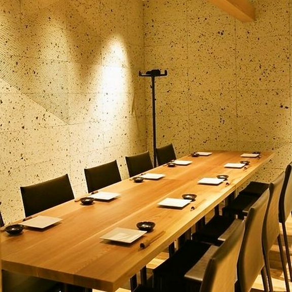 人数に合わせていろいろな用途で利用できる個室が大小12部屋