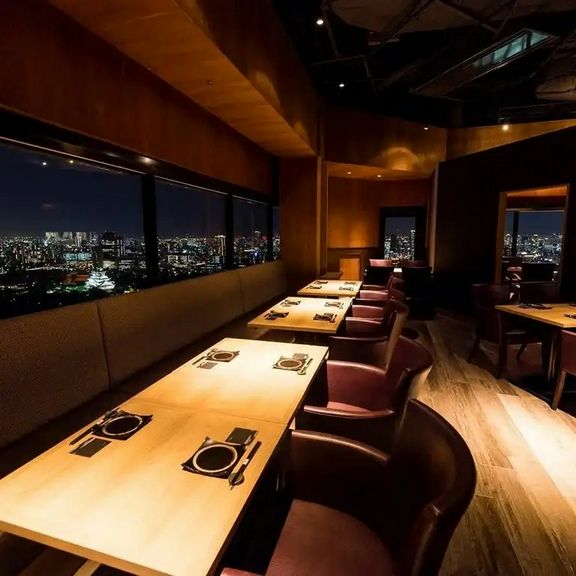 38階から大阪の夜景を見下ろせ、記念日のデートにぴったり
