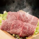 ■お客様の目の前で瞬間に蒸し上げる圧巻の演出「水煙蒸し」。燦が提案する素材の旨味を引き立てるお薦めのスタイルです
　3300円　　ハーフ　2600円