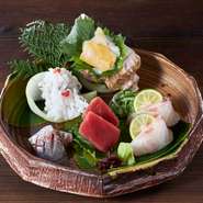 ●刺身三種盛り合わせ 1,900円
●刺身五種盛り合わせ 2,800円