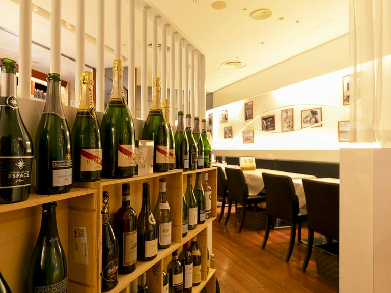 オイスターとワインのマリアージュで至福のひとときを