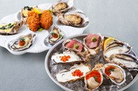 生牡蠣 /魚介とトマトソースのオイスター /レモンソースとイクラのオイスター /ローストビーフとわさびのオイスター /ウニと牡蠣醤油の焼き牡蠣 /オイスターロックフェラー /牡蠣のバターソテー / カキフライ