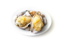 ＜オススメ＞
牡蠣の天ぷらに銀あんをかけて、ゆず皮を添えています。