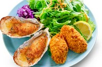 ガーリックソースと香草パン粉の焼き牡蠣、
カキフライ 各2P
牡蠣スープ
ライスorパン 付