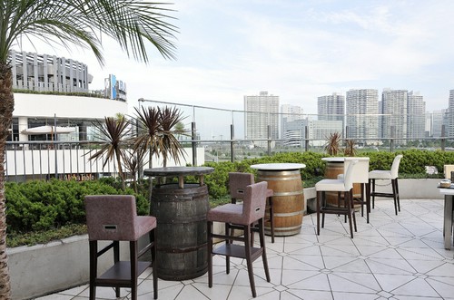 テラス席は50席。ペットの同伴も可能