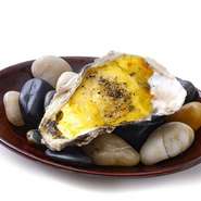＜おすすめ＞トリュフソースのカルボナーラ風焼き牡蠣
