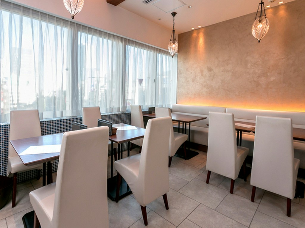 高級感がありながらも、気軽に利用できる温かみのある雰囲気