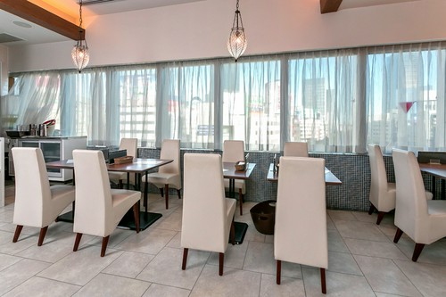 ワインが似合う、高級感漂うモダンな内装