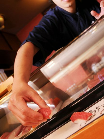 新鮮なネタを熟練の職人が真心を込めて握る絶品本格江戸前ずし