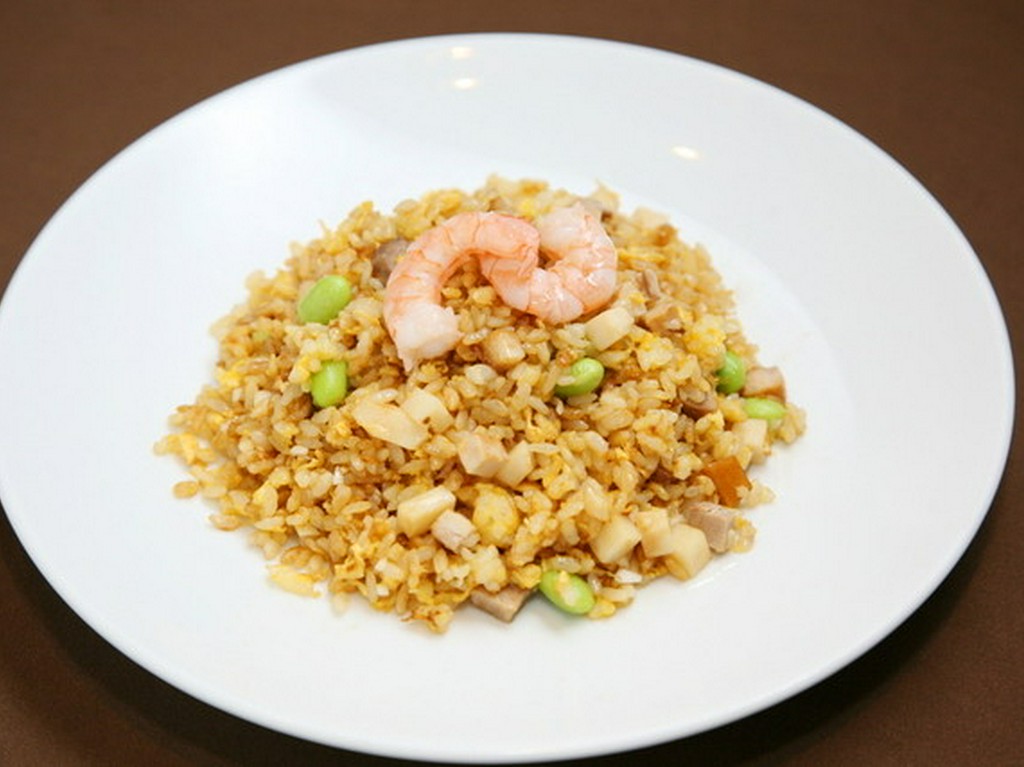 絶品料理を囲み、ファミリーも気兼ねなく楽しい時間を