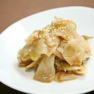 ピリ辛ゴマ風味の京鼎楼スタイルのザーサイ。箸休めにどうぞ！