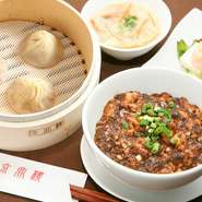 お好みの麺又は飯＋小籠包3ヶ＋前菜

※価格は税抜価格です。
