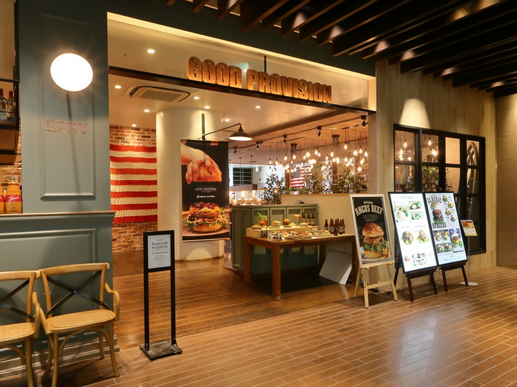 広々とした店内は、団体のお客さまのご利用にもぴったり