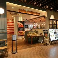 広々とした店内は、団体のお客さまのご利用にもぴったり