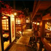 非日常へと誘ってくれる、京町家さながらの雰囲気漂う通路