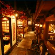 修学旅行で京都を散策しているかのような気分になれる、ワクワク感を楽しめる趣きある店内。