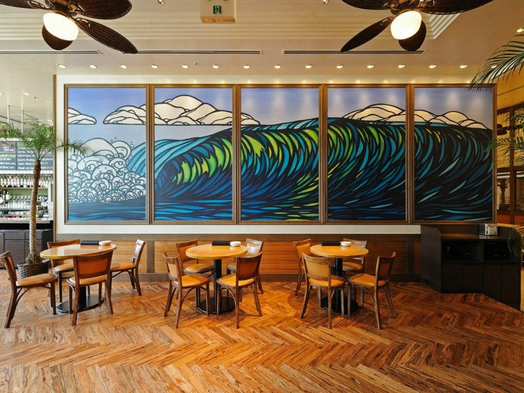 シーンで使い分けができる2層のフロア。壁画にも注目