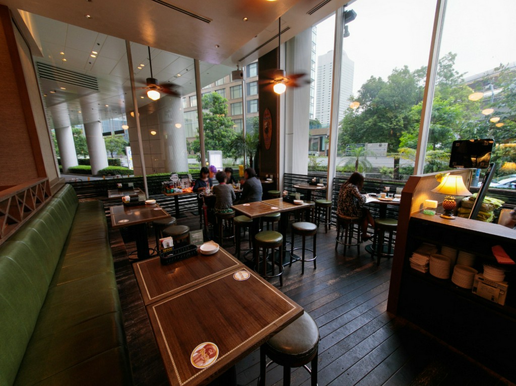 リゾート感たっぷりの女子会を満喫する