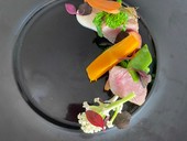 お魚料理と合わせて、メインのお肉料理3品から1品をお選び頂けるコースです。