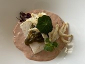 メインのお料理をお魚もしくはお肉と選べるコース。 プラス2200円でメインより2品選べます