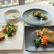 土日祝日のランチは１時間半制となります。予めご了承ください。